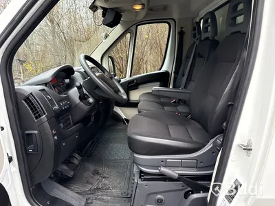 Peugeot Boxer 335  Volymskåp, bakgavellyft (163hk) -2019 Endast 7600 mil!