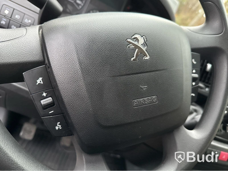 Peugeot Boxer 335  Volymskåp, bakgavellyft (163hk) -2019 Endast 7600 mil!