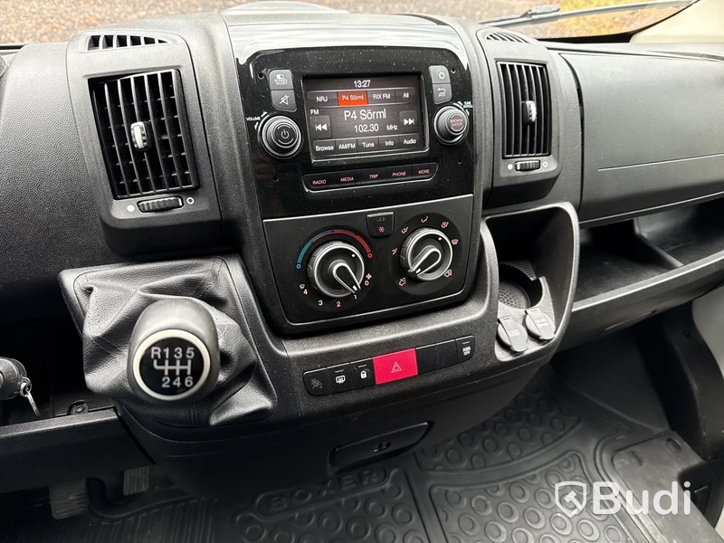 Peugeot Boxer 335  Volymskåp, bakgavellyft (163hk) -2019 Endast 7600 mil!