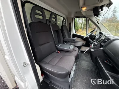 Peugeot Boxer 335  Volymskåp, bakgavellyft (163hk) -2019 Endast 7600 mil!