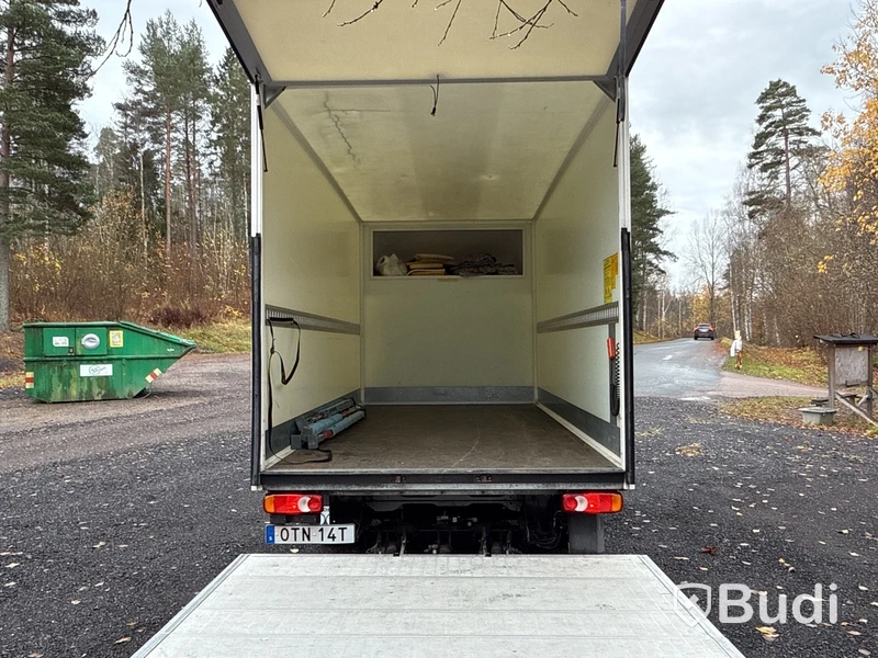 Peugeot Boxer 335  Volymskåp, bakgavellyft (163hk) -2019 Endast 7600 mil!