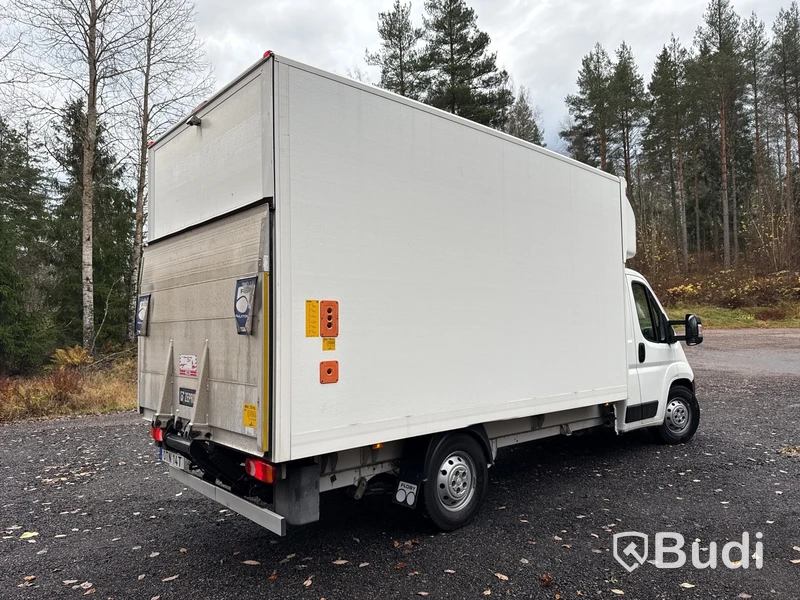 Peugeot Boxer 335  Volymskåp, bakgavellyft (163hk) -2019 Endast 7600 mil!