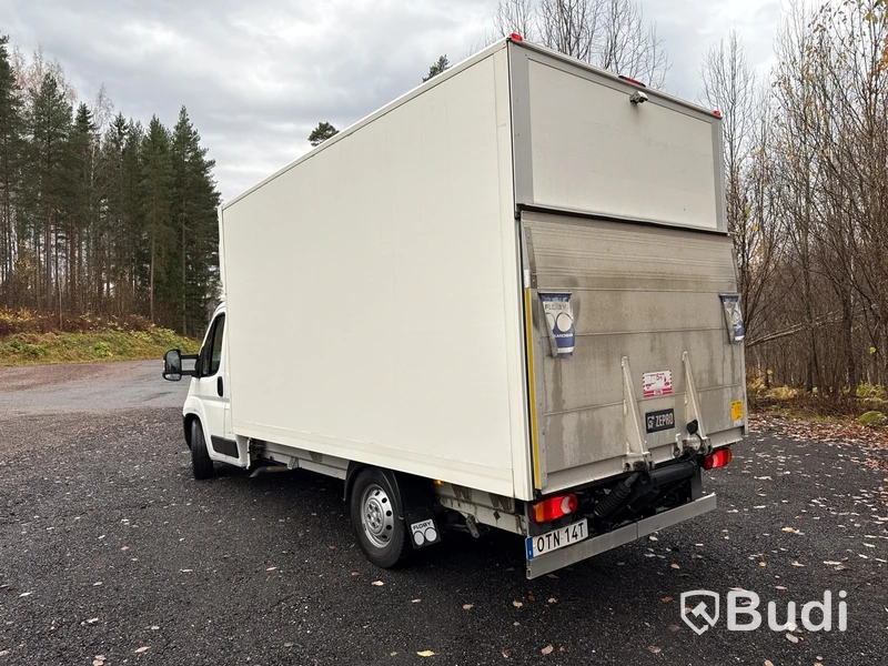 Peugeot Boxer 335  Volymskåp, bakgavellyft (163hk) -2019 Endast 7600 mil!