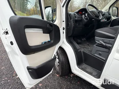 Peugeot Boxer 335  Volymskåp, bakgavellyft (163hk) -2019 Endast 7600 mil!