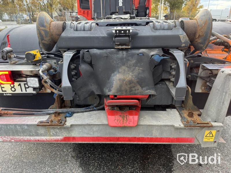 SÅLD Direktförsäljning VIA DNB Tridemväxlare Mercedes-Benz Arocs 3758 -2023 | JOAB 24 ton | Plogutrustad