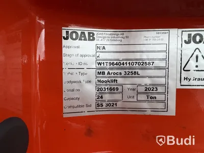 SÅLD Direktförsäljning VIA DNB Tridemväxlare Mercedes-Benz Arocs 3758 -2023 | JOAB 24 ton | Plogutrustad