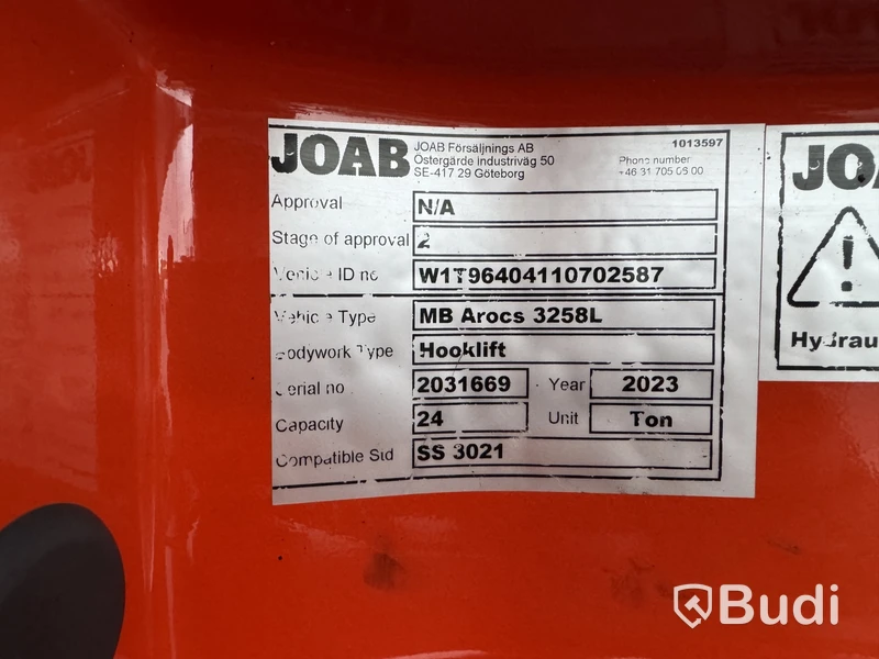 SÅLD Direktförsäljning VIA DNB Tridemväxlare Mercedes-Benz Arocs 3758 -2023 | JOAB 24 ton | Plogutrustad
