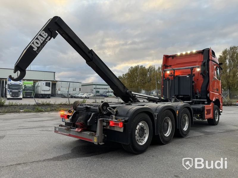 SÅLD Direktförsäljning VIA DNB Tridemväxlare Mercedes-Benz Arocs 3758 -2023 | JOAB 24 ton | Plogutrustad