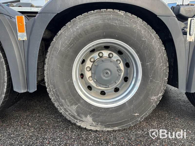 SÅLD Direktförsäljning VIA DNB Tridemväxlare Mercedes-Benz Arocs 3758 -2023 | JOAB 24 ton | Plogutrustad