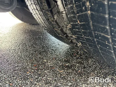 SÅLD Direktförsäljning VIA DNB Tridemväxlare Mercedes-Benz Arocs 3758 -2023 | JOAB 24 ton | Plogutrustad