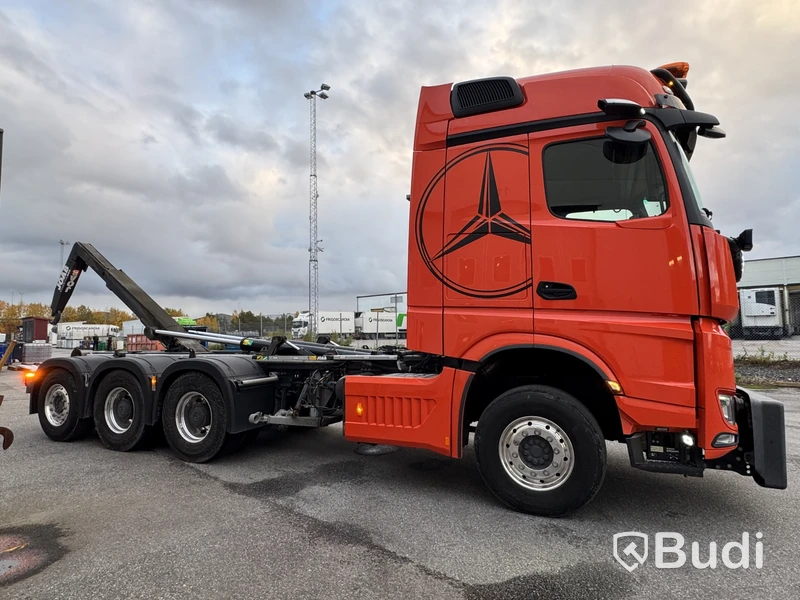 SÅLD Direktförsäljning VIA DNB Tridemväxlare Mercedes-Benz Arocs 3758 -2023 | JOAB 24 ton | Plogutrustad