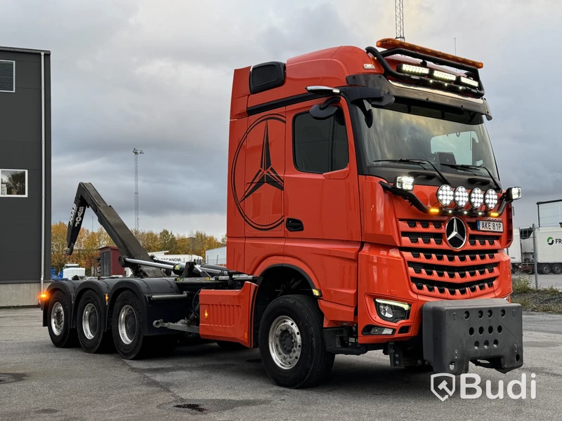 SÅLD Direktförsäljning VIA DNB Tridemväxlare Mercedes-Benz Arocs 3758 -2023 | JOAB 24 ton | Plogutrustad