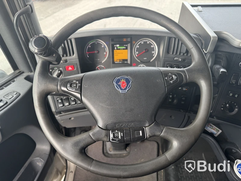Flisbilsekipage Scania R490 LB 6X2 MNB -2015 | Reparationsobjekt med tillhörande flissläp DGG094