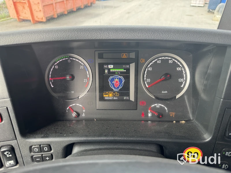 Flisbilsekipage Scania R490 LB 6X2 MNB -2015 | Reparationsobjekt med tillhörande flissläp DGG094