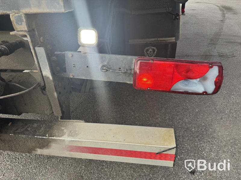 Flisbilsekipage Scania R490 LB 6X2 MNB -2015 | Reparationsobjekt med tillhörande flissläp DGG094