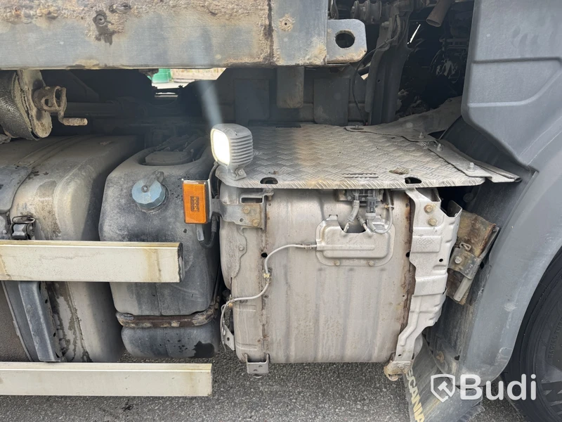 Flisbilsekipage Scania R490 LB 6X2 MNB -2015 | Reparationsobjekt med tillhörande flissläp DGG094