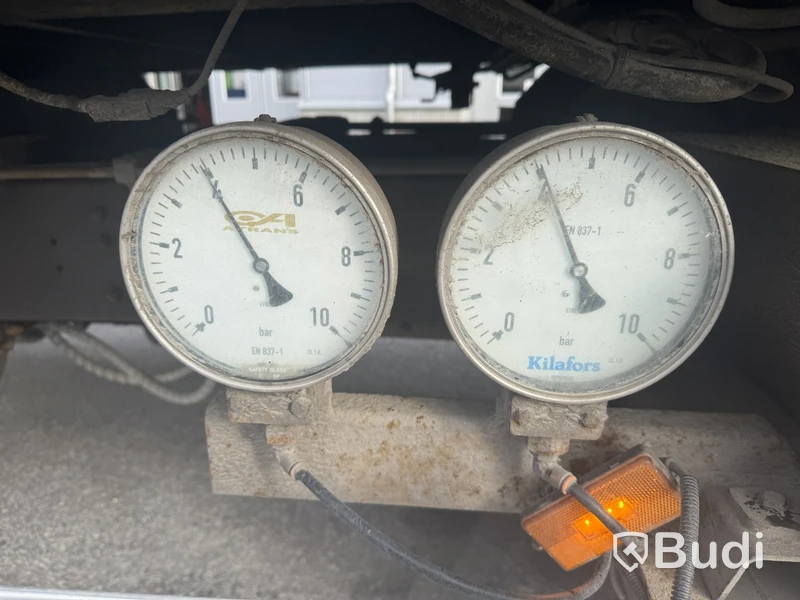 Flisbilsekipage Scania R490 LB 6X2 MNB -2015 | Reparationsobjekt med tillhörande flissläp DGG094