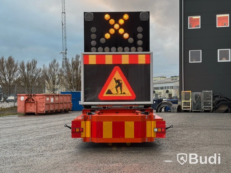 TMA-bil Mercedes-Benz Econic 1827 4x2 -2019 | Palfinger kran