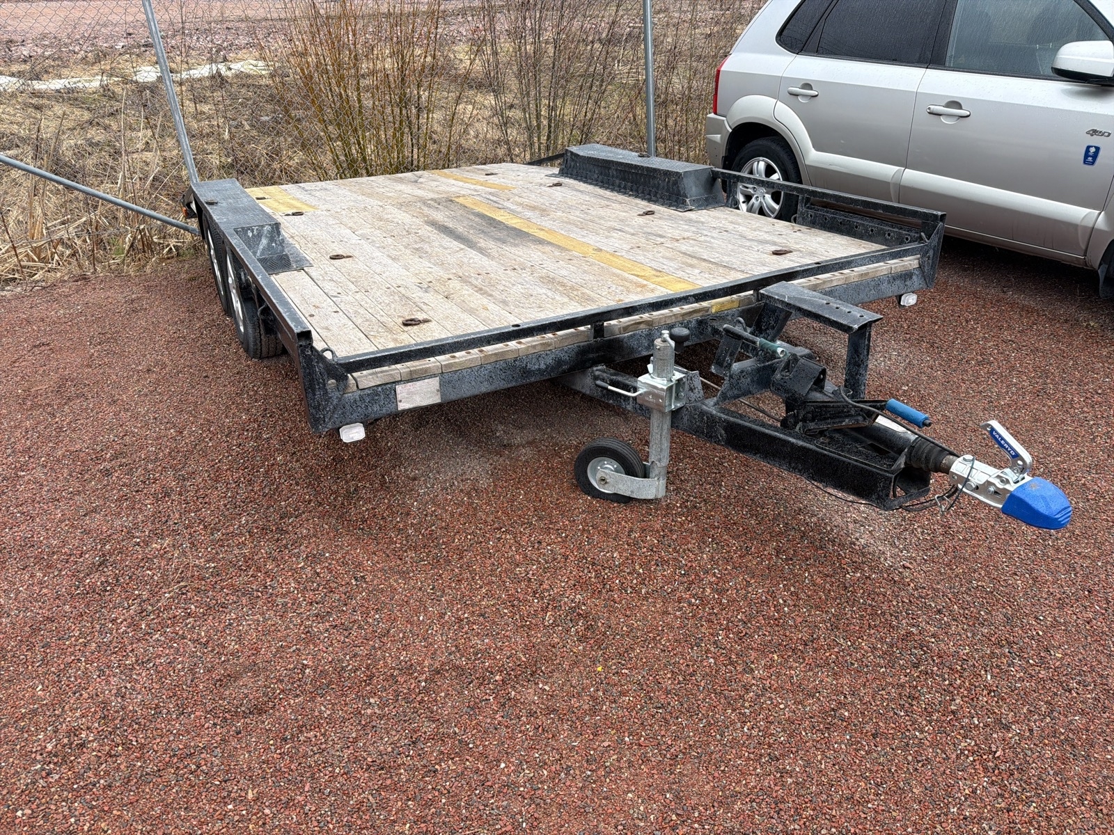 Biltransportsläp BCW - 2000 kg – Dubbelaxlad – Besiktigad