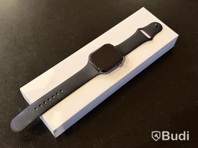 Apple Watch Series 10, 46 mm, titan, svart sportband