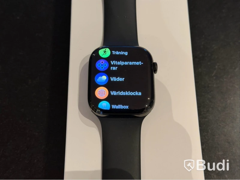 Apple Watch Series 10, 46 mm, titan, svart sportband