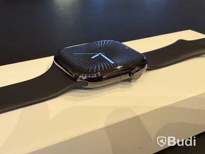 Apple Watch Series 10, 46 mm, titan, svart sportband