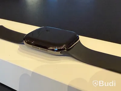 Apple Watch Series 10, 46 mm, titan, svart sportband