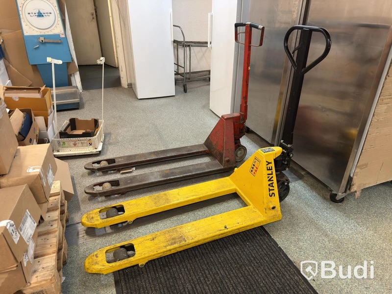 2 pallet trucks