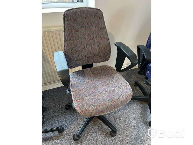 Kontorsstol, textil, bra skick