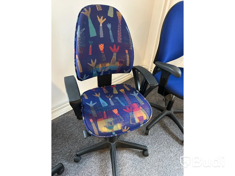 Kontorsstol, textil, bra skick