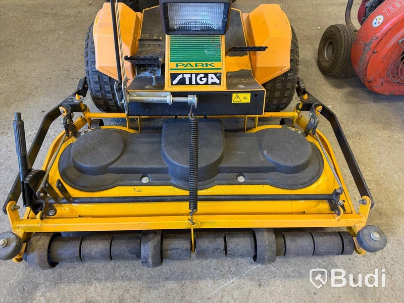 Ride-on lawn mower, Stiga Park P401