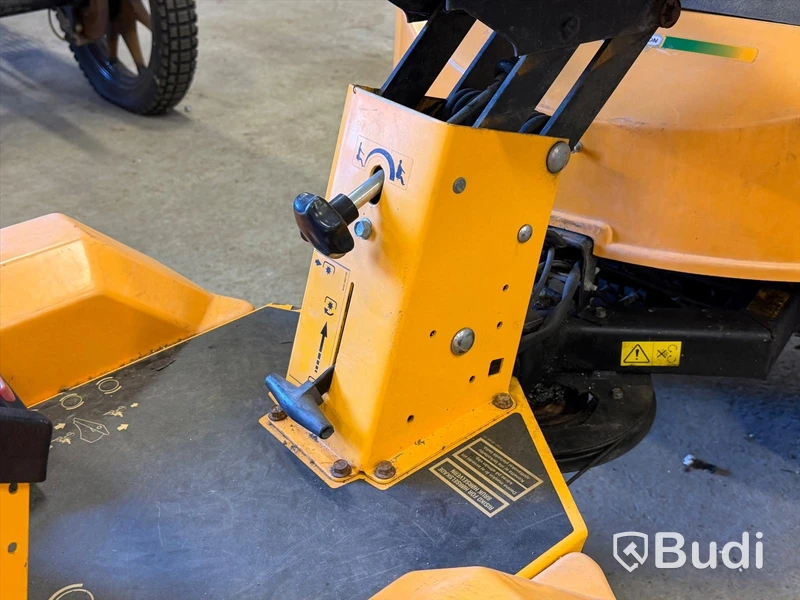 Ride-on lawn mower, Stiga Park P401