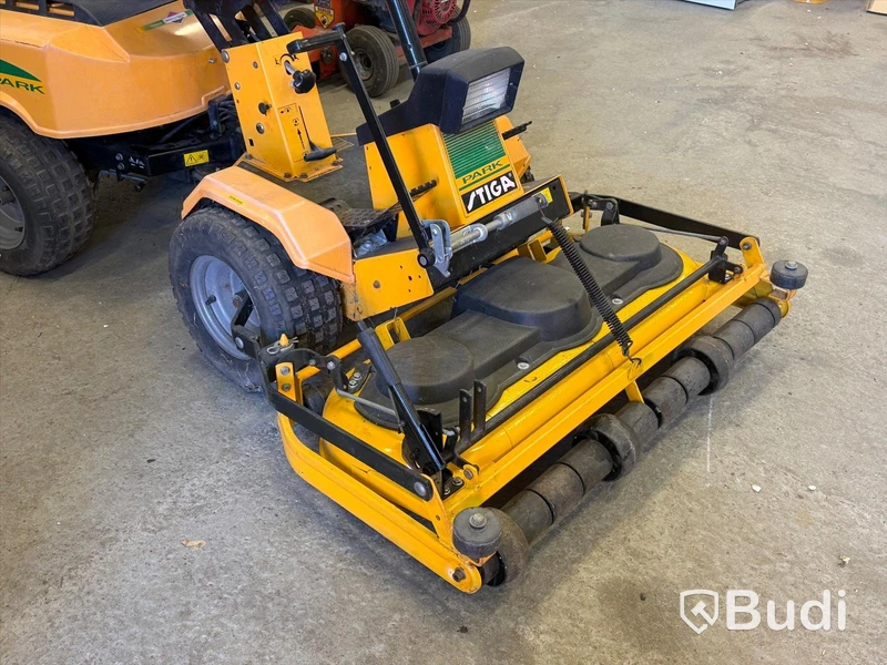 Ride-on lawn mower, Stiga Park P401