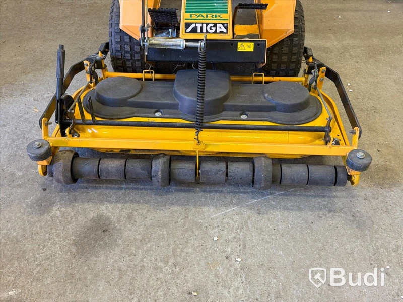 Ride-on lawn mower, Stiga Park P401