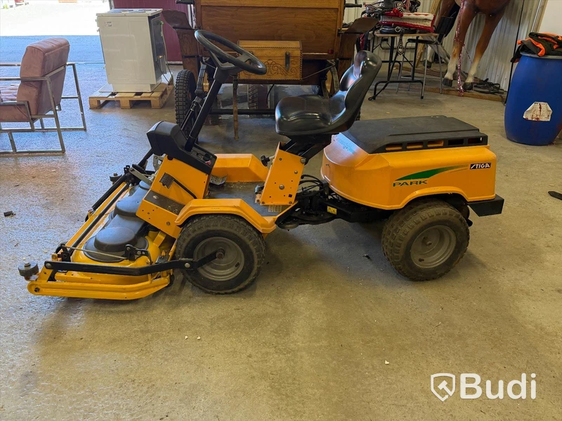 Ride-on lawn mower, Stiga Park P401
