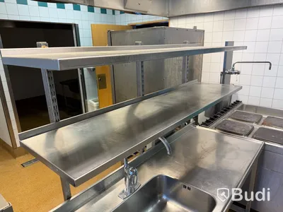 Rostfri arbetsbänk med hyllsystem