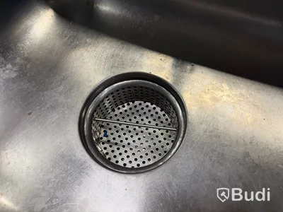Rostfri arbetsbänk med hyllsystem
