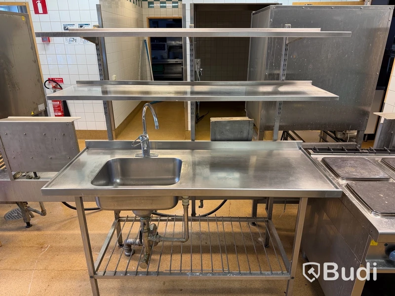 Rostfri arbetsbänk med hyllsystem