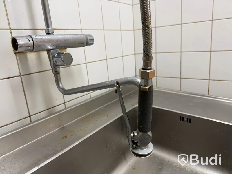 Rostfri bänk med vask, ink blandare