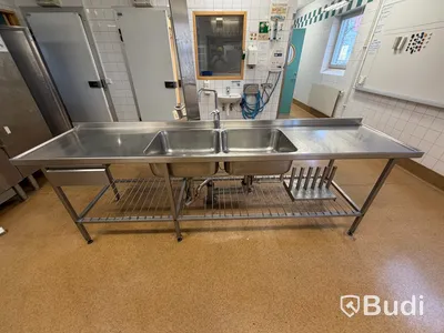 Rostfri arbetsbänk / Storköksbänk - 3 meter