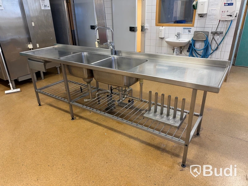 Rostfri arbetsbänk / Storköksbänk - 3 meter