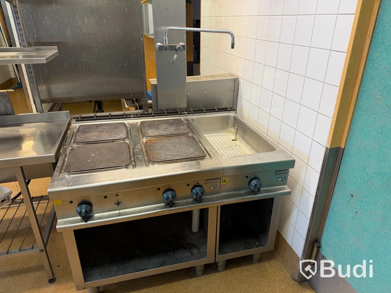 Storköksspis Zanussi V800 med vattenbad – 4 plattor