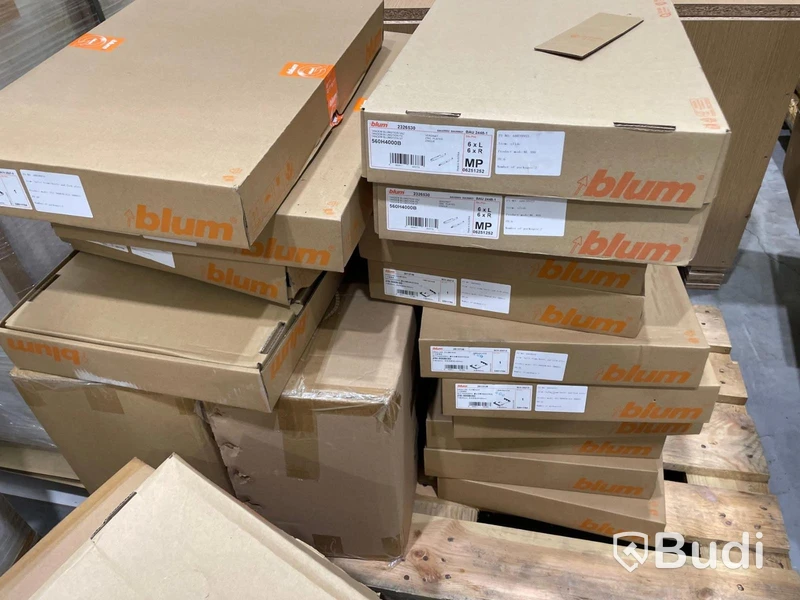 Komplett kök i rak form, BLUM, stenskiva och diskho ingår