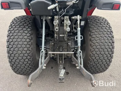 Kompakttraktor Massey Ferguson 1740 -2023 | Plog och sandspridare