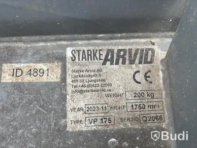 Kompakttraktor Massey Ferguson 1740 -2023 | Plog och sandspridare