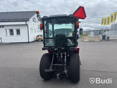 Kompakttraktor Massey Ferguson 1740 -2023 | Plog och sandspridare
