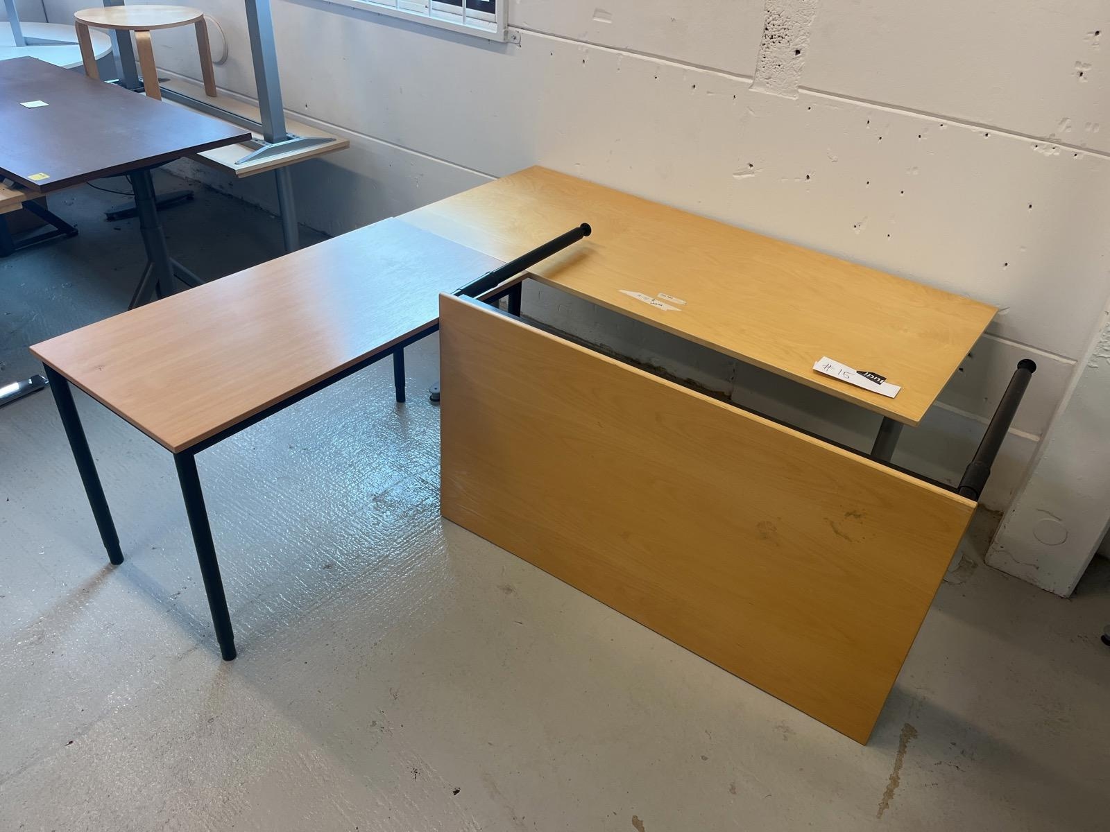 3 st.  Bord i varierande storlekar