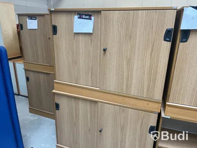 2 st. Skåp med skjutdörrar från Kinnarps