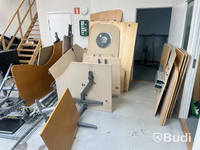 Stor samling höj och sänkbara bord
