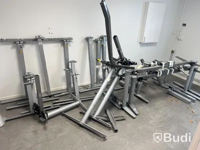 Stor samling höj och sänkbara bord